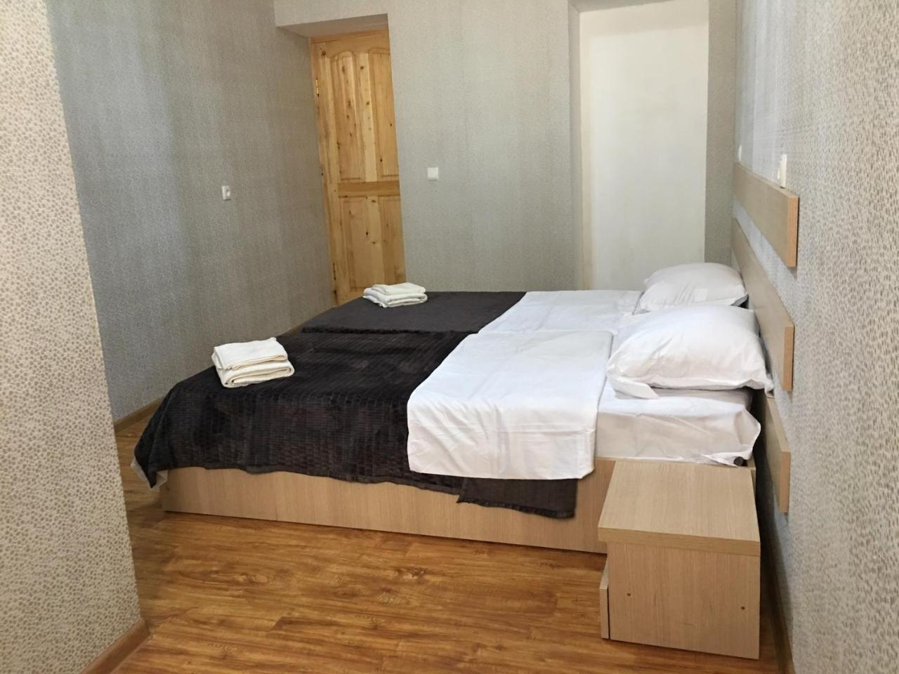 Teo Guesthouse And Camping In Местия Екстериор снимка