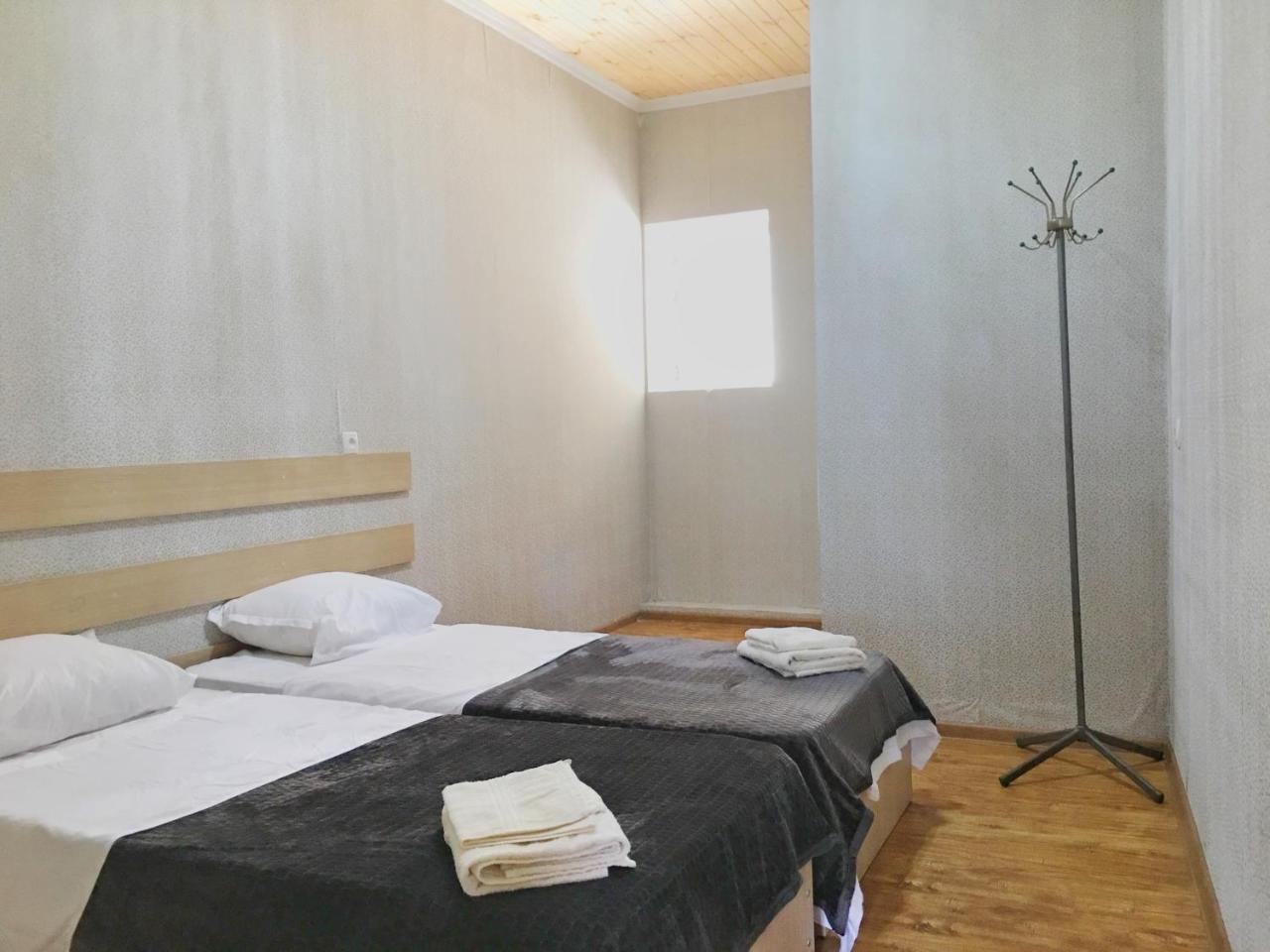 Teo Guesthouse And Camping In Местия Екстериор снимка